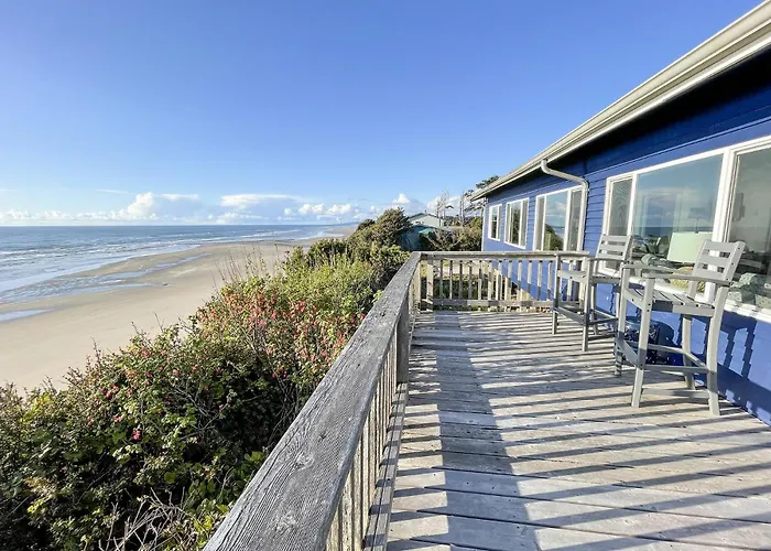 Ocean Front With Spectacular Views! 2 Bedroom, 2 Bath! Seal Rock Cottage!