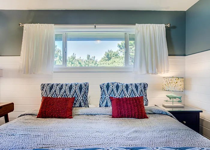 Ocean Front With Beautiful Views! The Beach House-Seal Rock