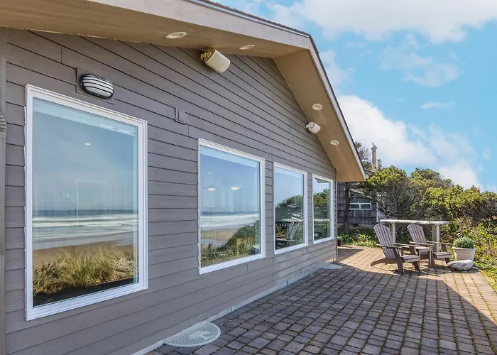 Ocean Front With Beautiful Views! The Beach House-Seal Rock